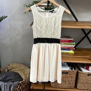 Monteau Off White/Black Dress Lace Tank